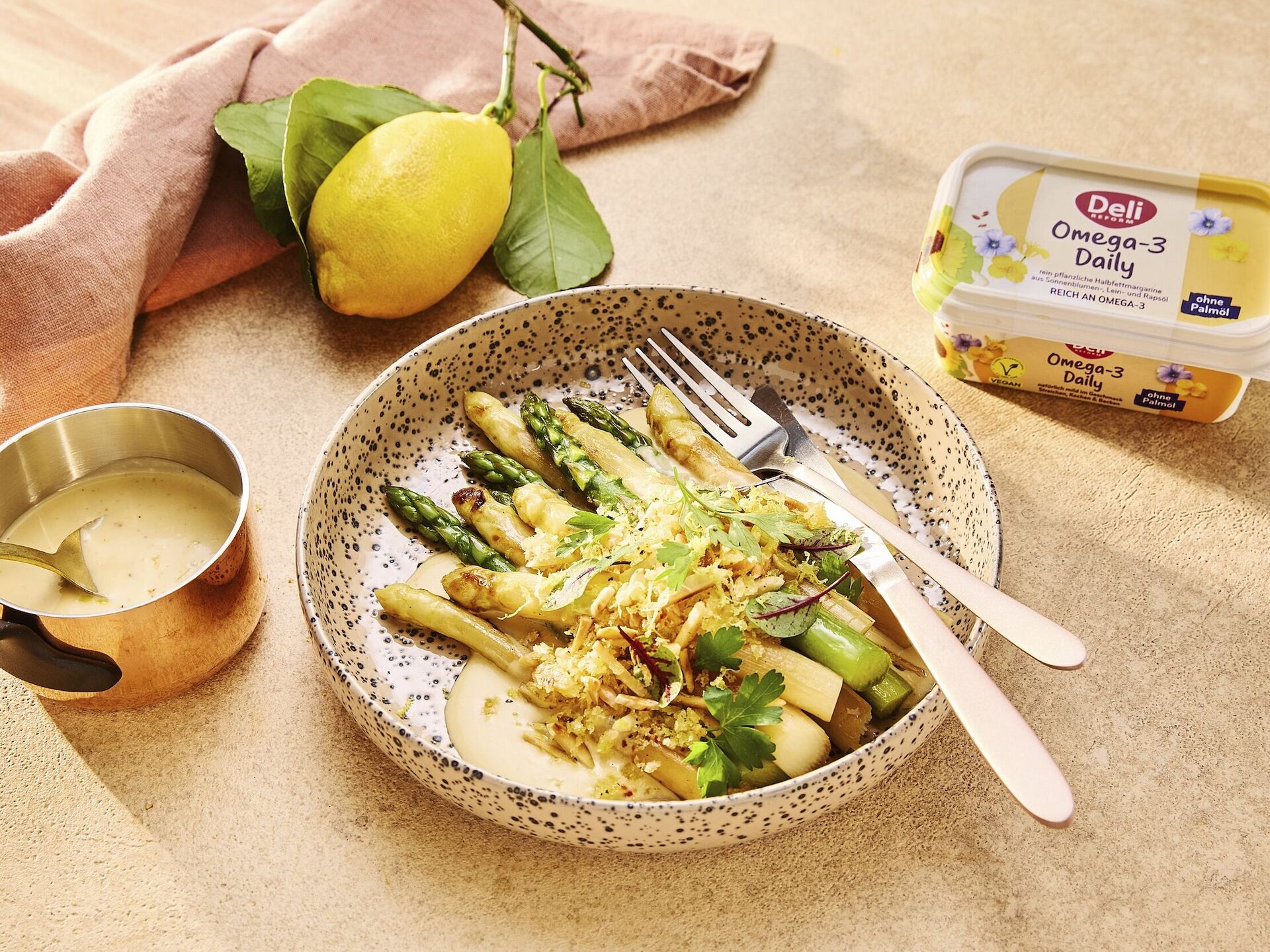 Gerösteter Spargel in einer Zitronen-Daily-Sauce
