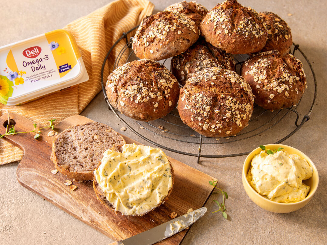 Quarkbrötchen mit Omega-3 und Zitrone-Thymian-Aufstrich