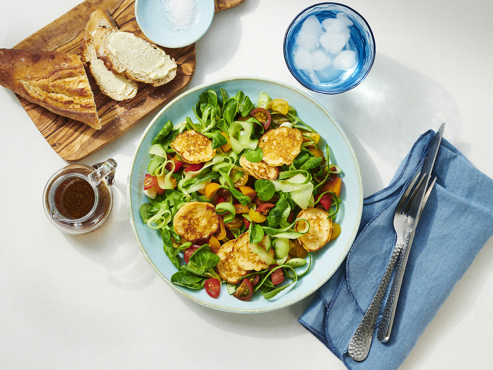 Sommer-Tomaten-Salat mit Quark-Nuggets