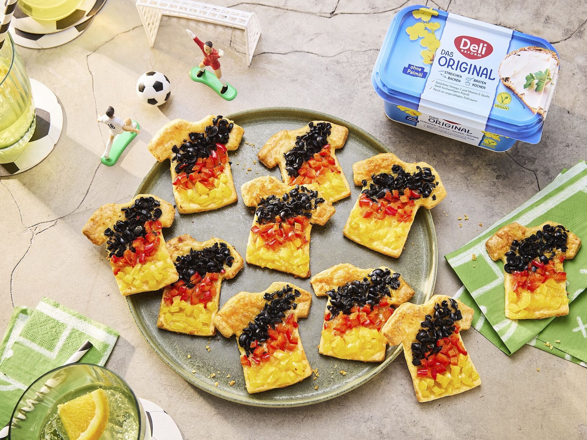 Käse-Cracker mit Gemüsetopping