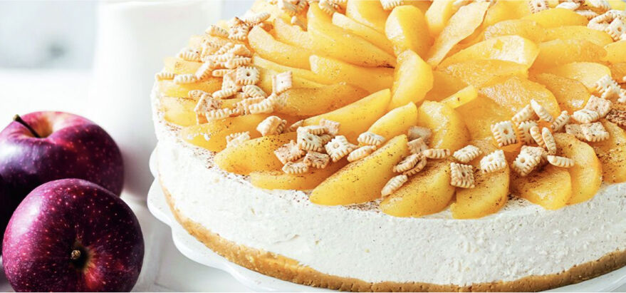 Ein leckerer No-Bake-Cheesecake mit Apfel und Zimt
