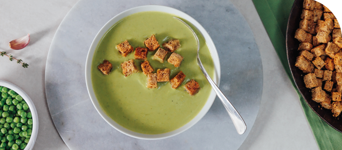 Cremige Erbsensuppe mit knusprigen Croutons | Deli Reform